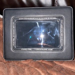 ✝️ 1 Corinthians 15:58, 4 x 6 leather scripture photo frame
